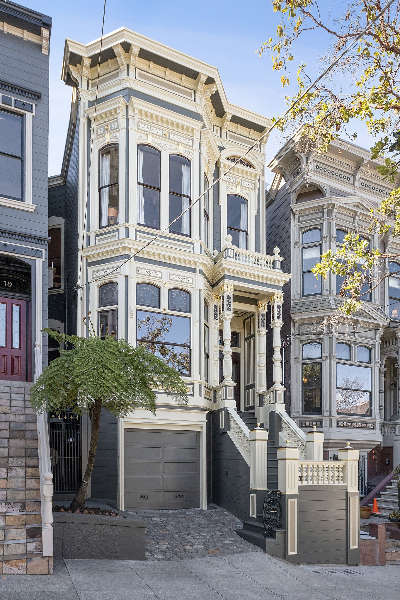 Exterior of San Francisco Victorian home