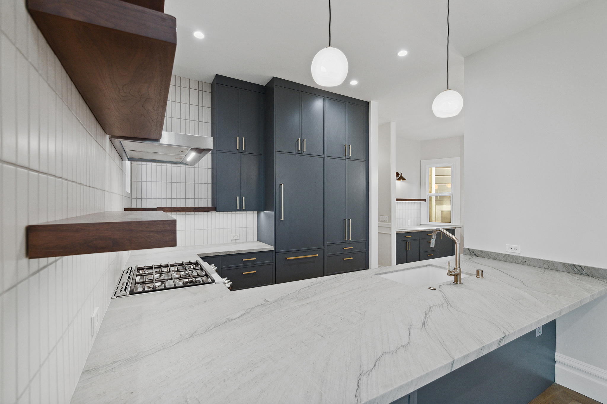 View of the Quartzite counters in a historic San Francisco home renovated by Centoni